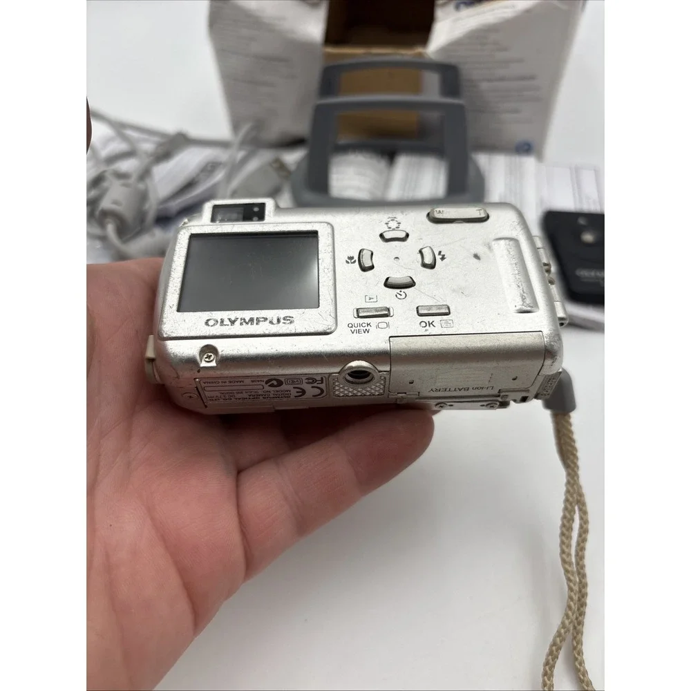 Olympus Stylus 300 Digital Camera 3.2MP Silver 3x Zoom TESTED No Battery